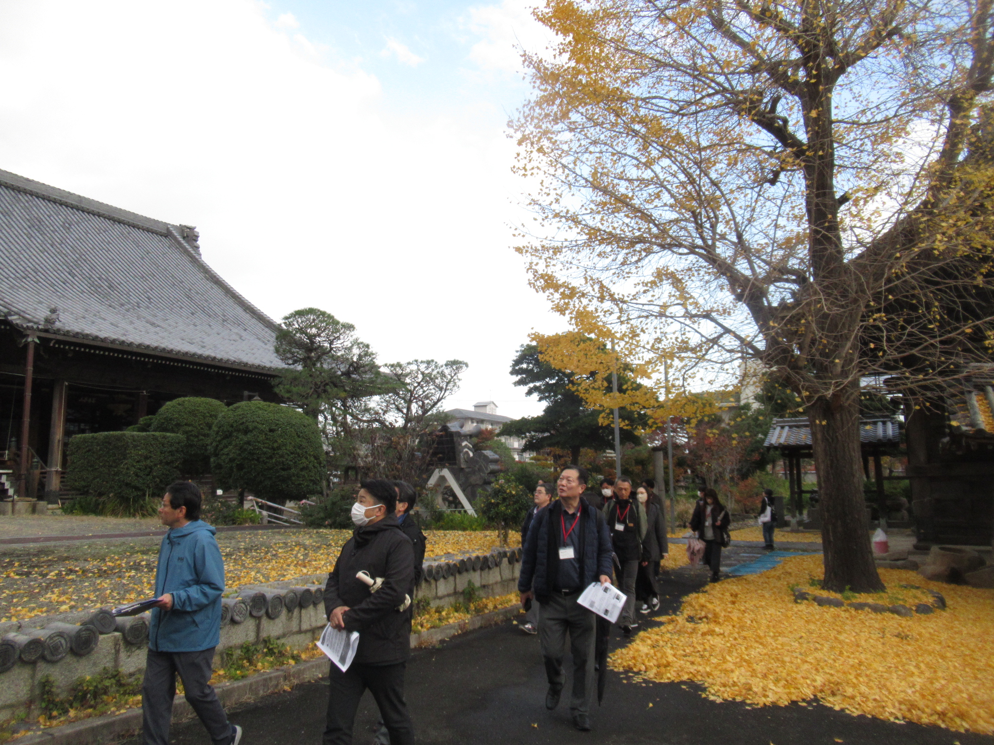 解放・人権大学講座受講生が富田地区フィールドワーク