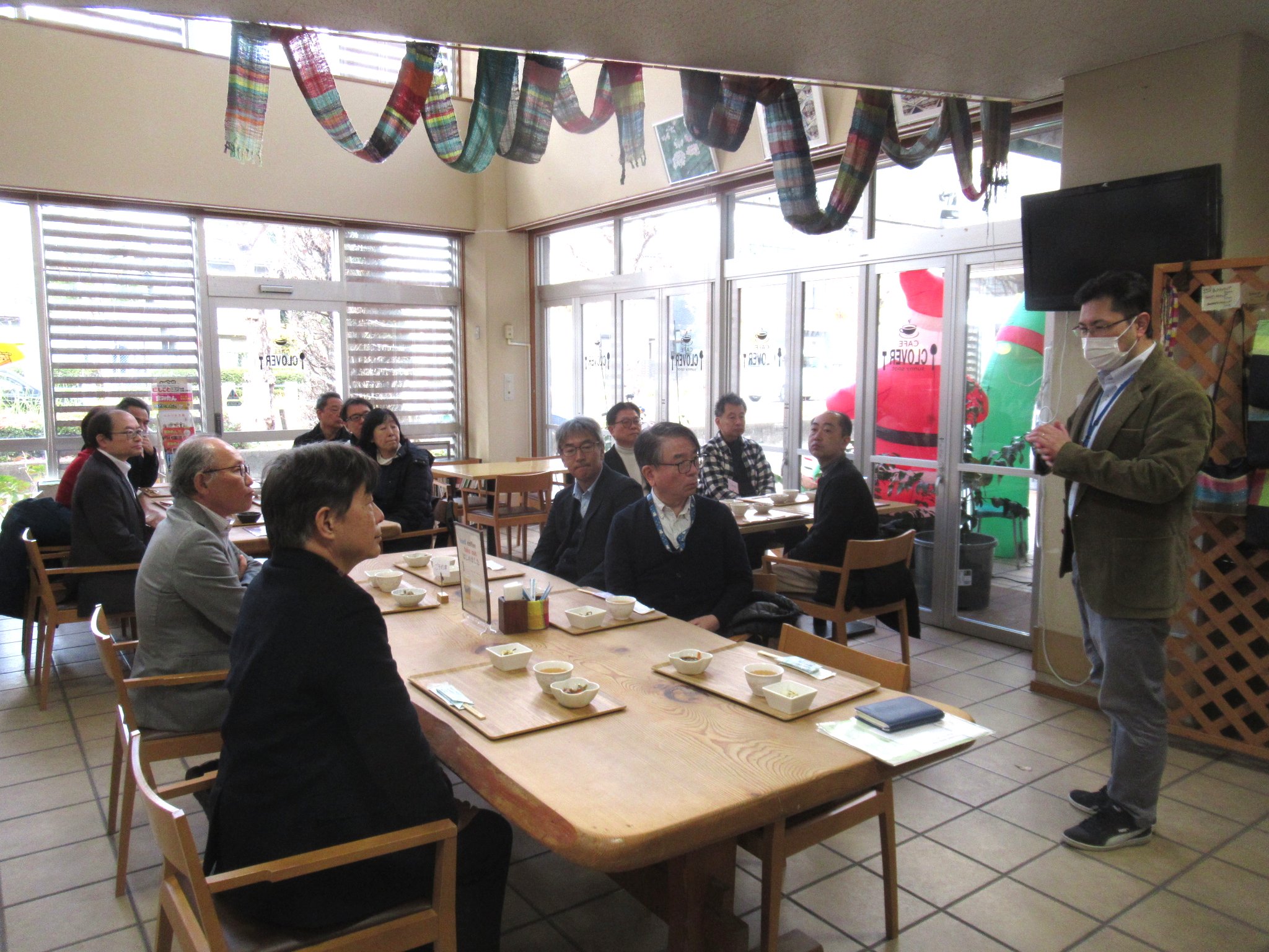 東京人権啓発企業連絡会のみなさんが富田地区フィールドワーク